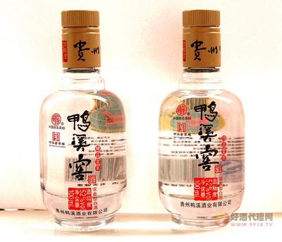 52度鴨溪窖酒·精品雷泉100ml 酒類(lèi)經(jīng)營(yíng)中的精品之選